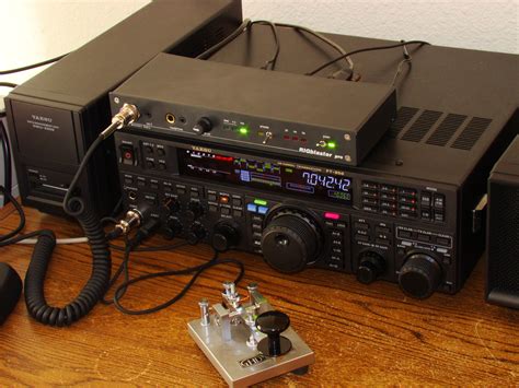 Pin En Ham Radio 2