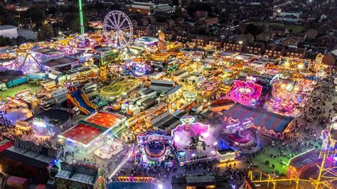Hull Fair Crowds Attend One Of Europe S Largest Fun Fairs Bbc News