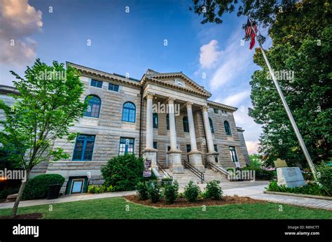 Decatur Georgia Square Hi Res Stock Photography And Images Alamy