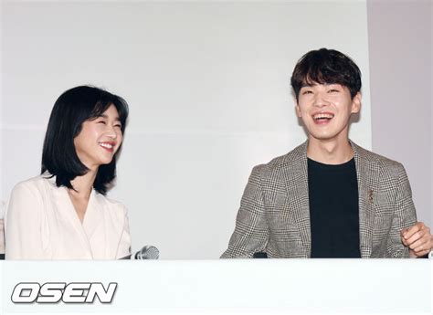 풀영상 이준기·서예지 'lawless lawyer'(무법변호사) 제작발표회 (leejoongi, tvn drama) happy time, masterpiece theater #10, 명작극장 20081102 굿모닝fm 장성규입니다 live!! 사진서예지-김정현,'화기애애한 미소' - 조선닷컴 - 연예 > 스타