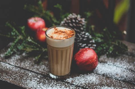 7 Christmas Pitcher Cocktails To Delight And Warm Your Guests
