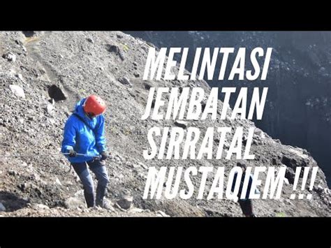 Apakah anda lihat sekarang atas 10 pendakian gunung raung 3344mdpl, membuat saya menangis. Gunung Raung Via Kalibaru. Melintasi Jembatan sirratal mustaqim - YouTube