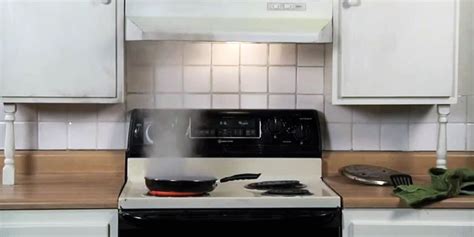 In fact, 33% of kitchen fires are caused by unattended cooks. How to Safely Put Out a Grease Fire (And Prevent Them ...