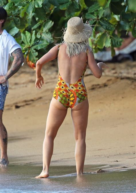 Katy Perry Shows Her Tits And Ass In Sexy Bikini Photos The Fappening