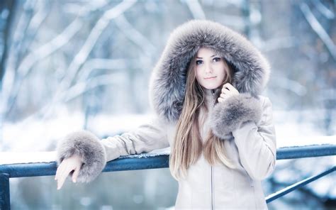 Winter Girl Wallpapers Images Photos Pictures Backgrounds