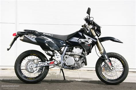 It's not uncommon to take the supermoto down a twisty forest trails as well as tight canyon corners. SUZUKI DR-Z 400 SM specs - 2009, 2010 - autoevolution