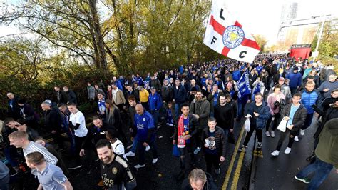 Bewegende szenen nach dem sieg von leicester city im finale des fa cup: Trauermarsch der Leicester-Fans für tödlich verunglückten ...
