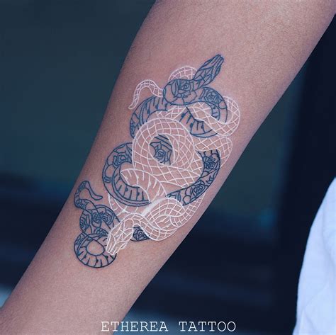 In its modern incarnation, the term snake eyes has been batted around bars and pool halls since the roaring twenties, but its roots can be traced to ancient rome. Fineline SNAKES roses white tattoo tatuaggio bianco ...