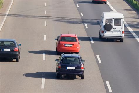 What Is Tailgating In Driving And What You Need To Do When It Happens