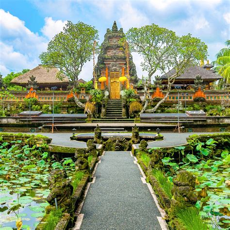 Explore The Stunningly Beautiful Ubud Bali Ubud Ubud Palace Bali