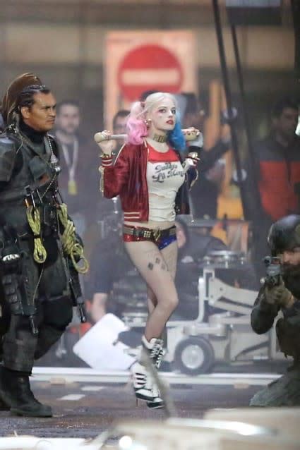 Margot Robbie Is Delightfully Frightening As Harley Quinn On Suicide Squad Set