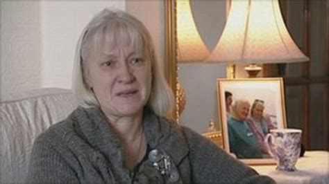 Driffield Woman Takes Husbands Ashes To Court In Urn Bbc News