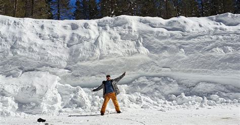 Unbelievable Pictures What Feet Of Snow Looks Like In California Right Now