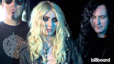 The Pretty Reckless Taylor On Female Fronted Rock Bands Youtube