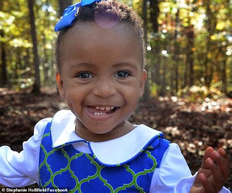 white adoptive mom expresses gratitude towards stranger who helped style her black daughter s