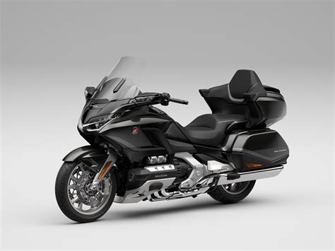 A motorcycle with a lot of style and personality is the honda gl 1800 gold wing tour, with a comfort proposal for both the rider and the passenger, this bike guarantees riding long distances without losing comfort. 2021 HONDA GL1800 GOLD WING TOUR