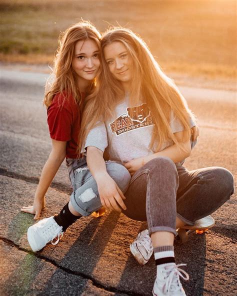 pin by jackie groom on best friend photos sisters photoshoot poses sisters photoshoot friend