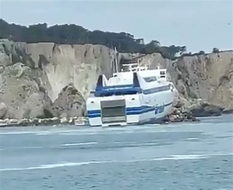 Horror As Ferry Smashes Into Rocks After Captain Loses Control Selectnews91com