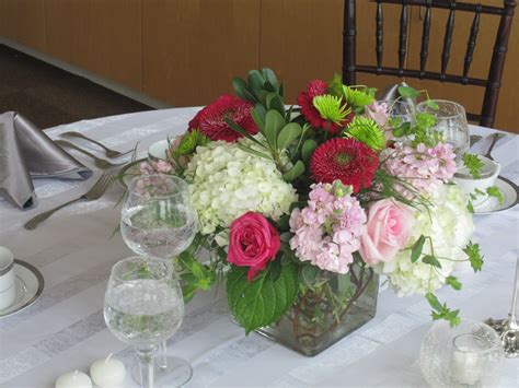 Classic Cube With Shades Of Pink By Les Bouquets Table Decorations