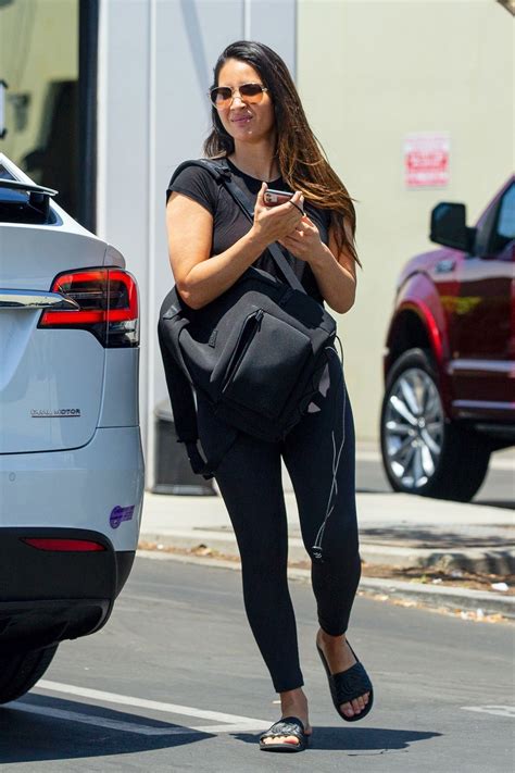 Olivia Munn Los Angelesta Özel Bir Spor Salonundan Ayrılırken