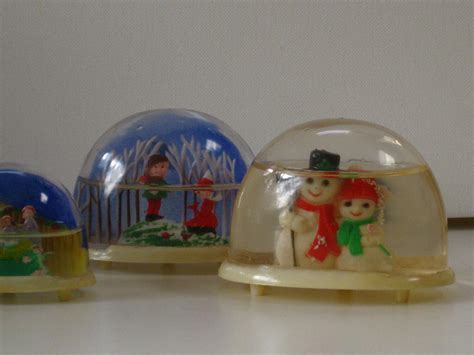 Collection Vintage Snow Globes Plastic Christmas Snow Dome