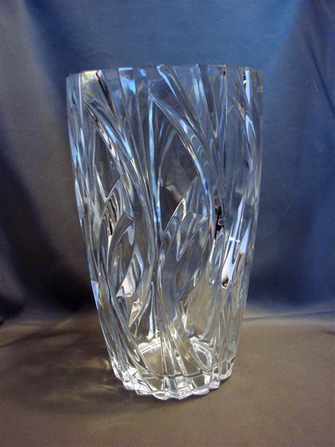 Large Heavy Crystal Clear Glass Vase Swirl Pattern Design 10 Tall Pottery And Glass