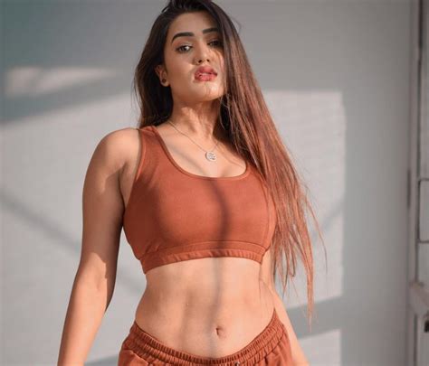 Top Hot Indian Models You Should Follow On Instagram In