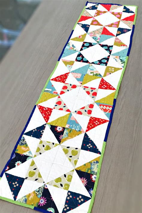 30 Free Table Runner Quilt Patterns And Table Topper Designs