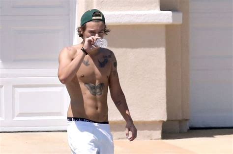 Topless Harry Styles From One Direction Looking Very Sexy And Very