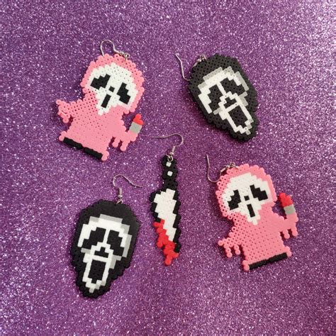 Chaveiro Brinco Ghostface Scream Pânico Em Pixel Art Hama Beads