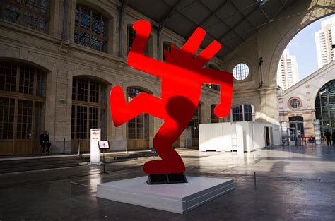 Group Hug The Art Of Keith Haring In Paris Group Hug World Pictures