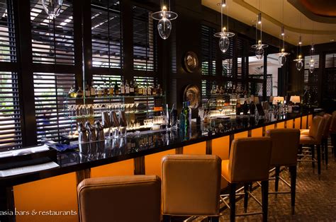 One-Ninety Bar by Javier de las Muelas at Four Seasons Hotel Singapore ...