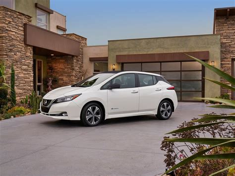 2018 Nissan Leaf Much Anticipated Redesign Bows Nissan Leaf