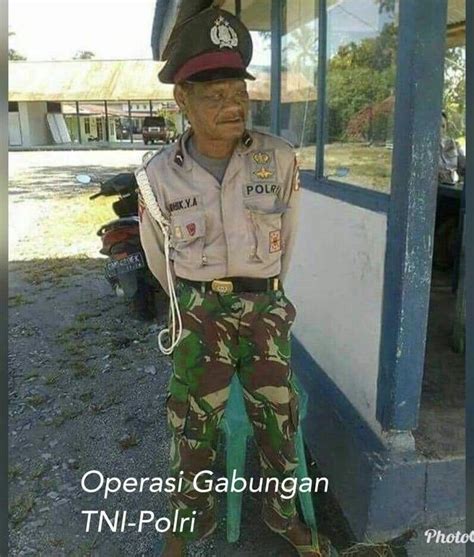 Gambar Kocak Seragam Polisi Tentara