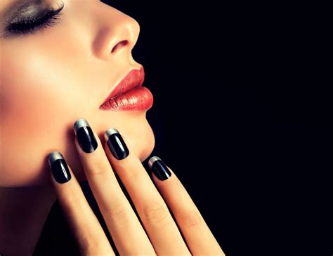 5 perfect nail shapes and how to achieve them livoliv cosmetics nail manicure silver