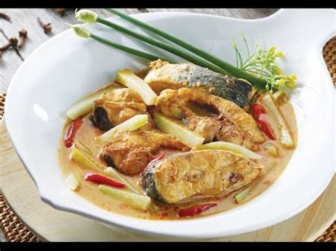 Nah, jika kamu sedang ingin menyantap kuliner aceh tapi tak bisa menemukan warung makan yang tepat. Resep Masakan Ikan Hiu Khas Aceh - Resep Masakan
