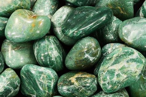 Green Jade Crystal 1 34 Inch Tumbled Polished Rocks Minerals Etsy