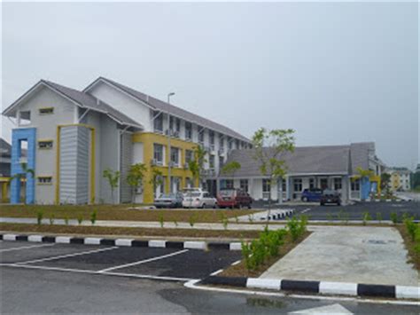 The teluk pulai komuter station is a commuter train station operated by ktm komuter and served by the port klang line. Sekolah Menengah Sains Banting - D'Bandar Village