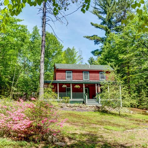 Maybe you would like to learn more about one of these? Great destinations for getaway cabins in New Hampshire | Vrbo