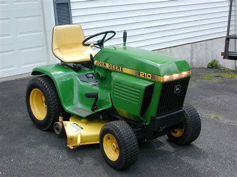 Old John Deere Lawn Tractors