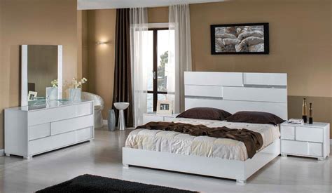 Modrest Ancona Italian Bedroom Set In White Lacquer Finish
