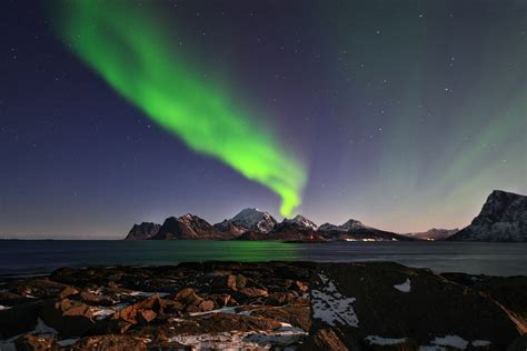 Solar Storm To Amp Up Earths Northern Lights Wednesday Space
