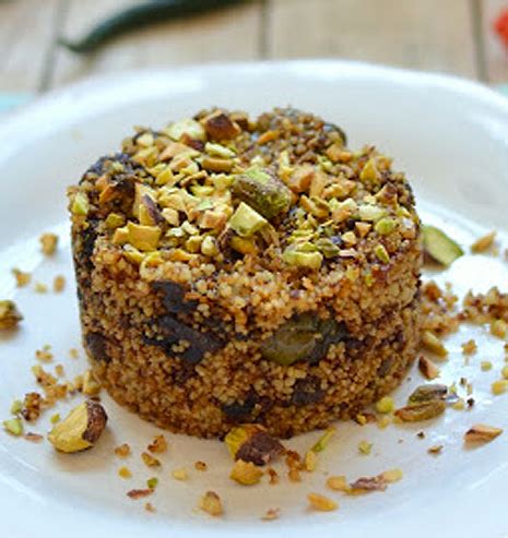 Couscous is usually served on one large communal plate or bowl, with everyone eating from the same dish. Couscous avec palourdes, olives vertes et câpres au four ...