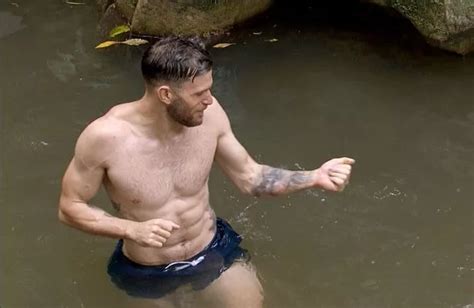 Im A Celeb Hunk Joel Dommett Reveals Hes Single And Looking For Love Manchester Evening News