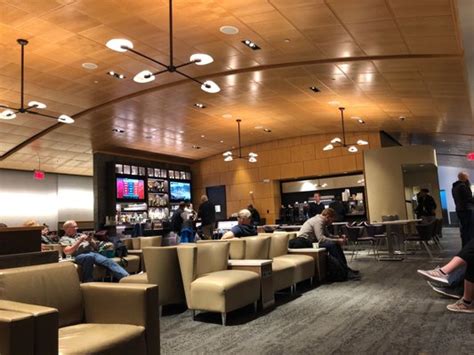 Delta Sky Club Concourse C 81 Photos And 94 Reviews Airport Lounges