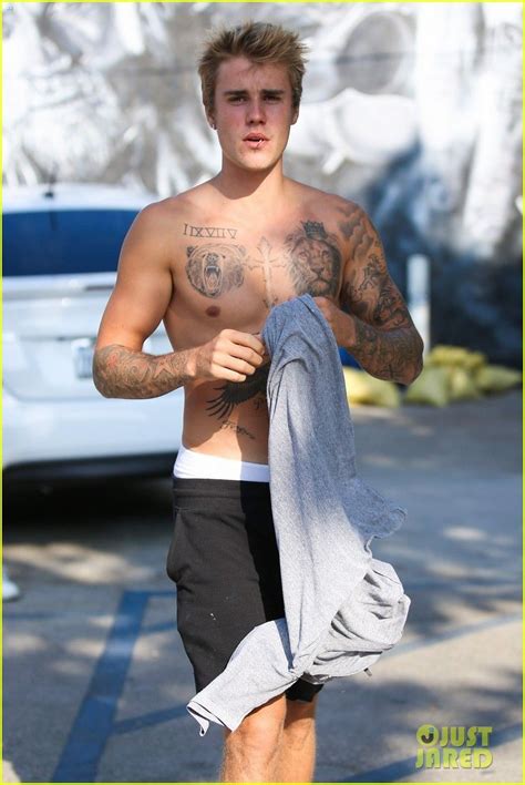 Justin Bieber Shows His Shirtless Physique At The Skate Park Justin