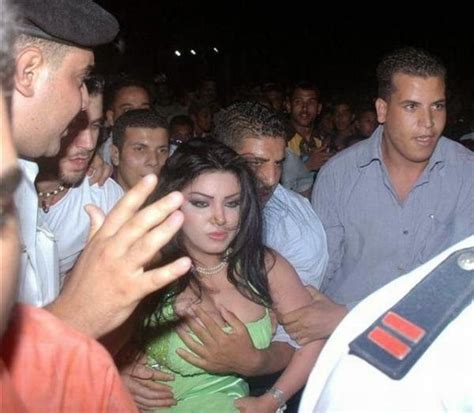 Acttamil Populer Singer Haifa Wehbe Boobs Pressed In Public By Her