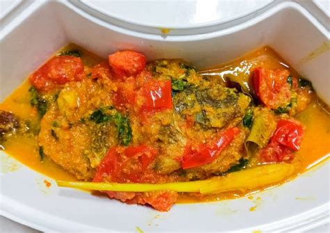Ya, tak hanya ikan mujair, ikan nila atau ikan kembung saja yang pas rasanya dengan bumbu ini tetapi ikan mas juga sedap dinikmati dengan bumbu pesmol. Olahan Ikan Mujair Pesmol / 8 Resep olahan ikan mas ...