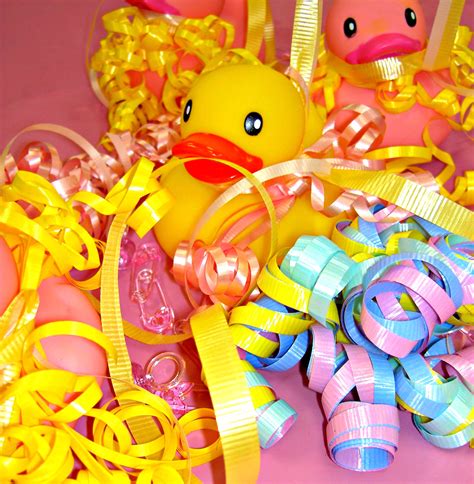 The best gifs are on giphy. Regalos esenciales para un Baby Shower (Sorteo) | Mamá ...