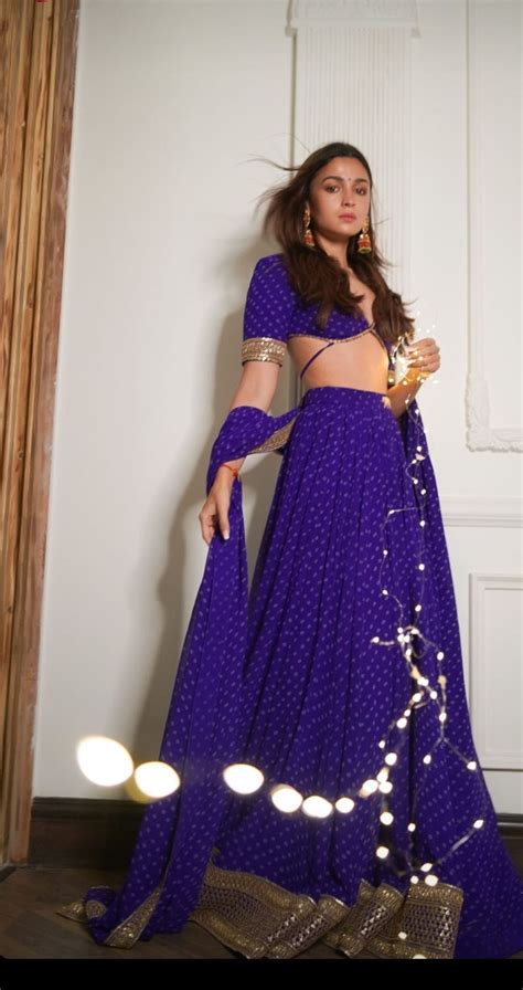 Alia Bhatt In Purple Sabyasachi Lehenga For Diwali21 3 Dress Indian Style Indian Fashion